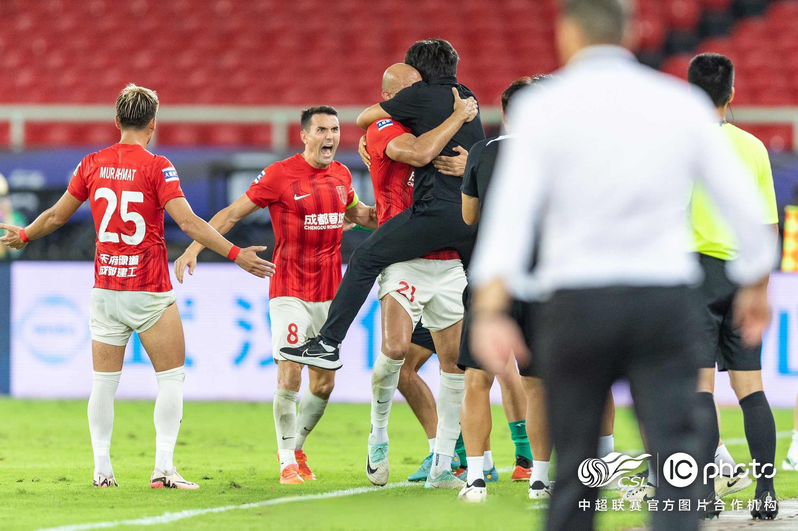 开云体育官方入口-包含关键时刻突围战来临，成都蓉城围绕德国杯单刀错失，气氛紧张，临场指挥获称赞的词条